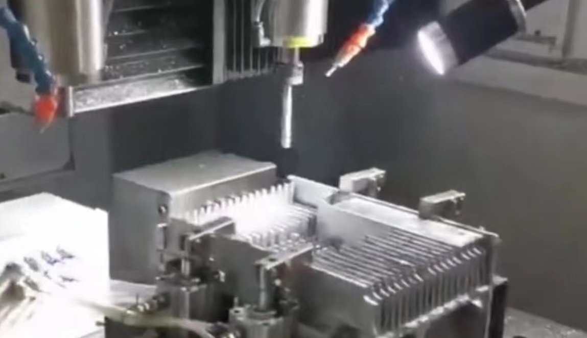 压铸件去毛刺逐渐从人工走向自动化