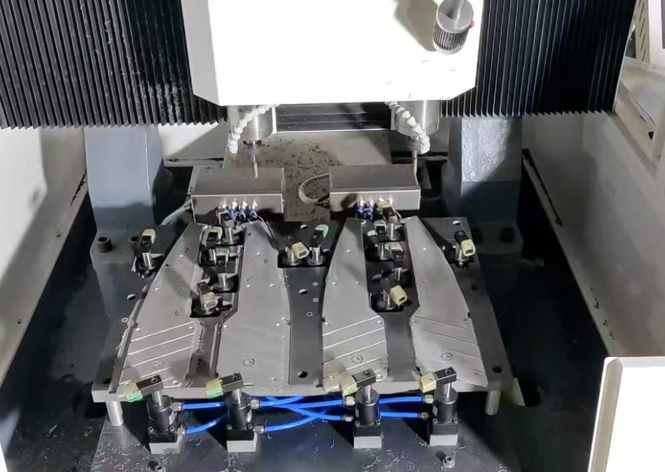 压铸去毛刺数控铣边机为不同制品的压铸件加工而生