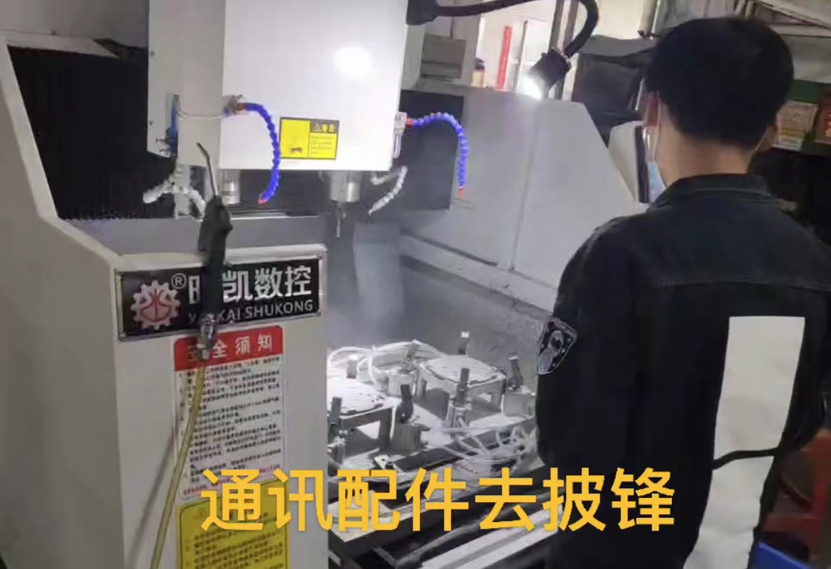 数控铣边机操作人员操作水平也会影响设备的使用寿命