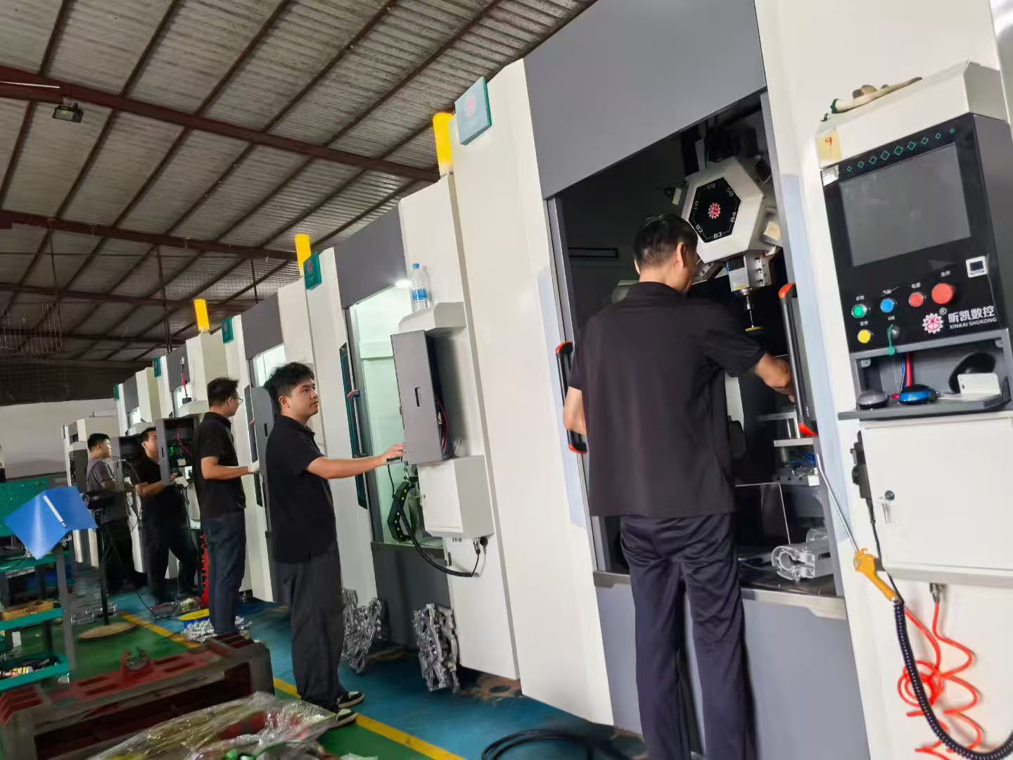 去毛刺机解决企业生产难题，提高生产效率